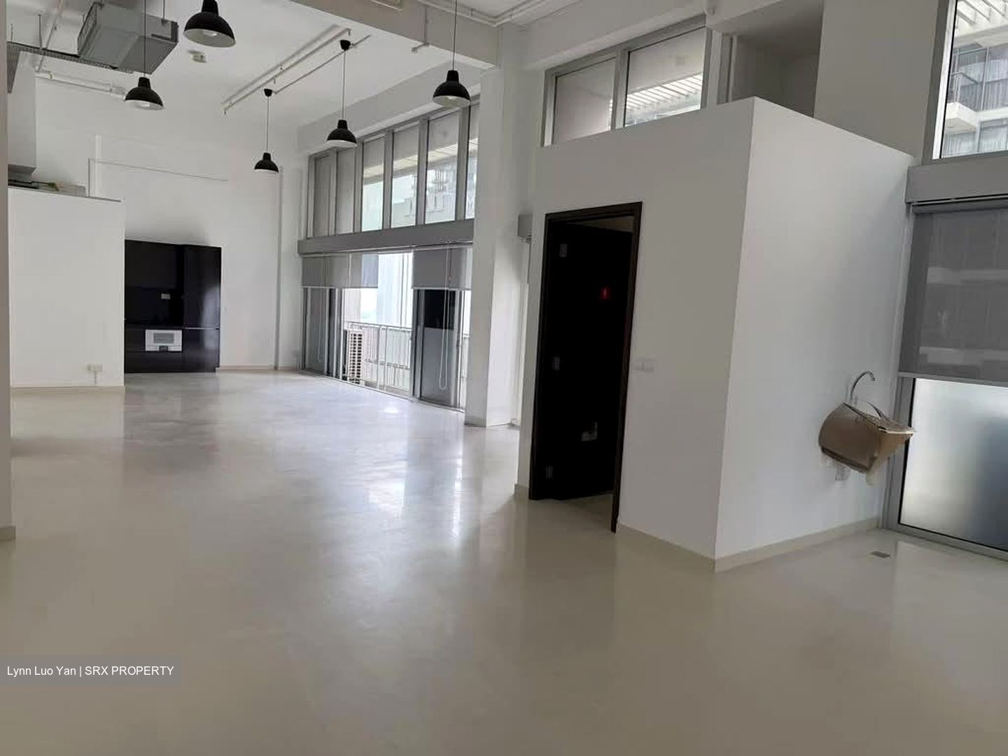 Eon Shenton (D2), Office #612394561